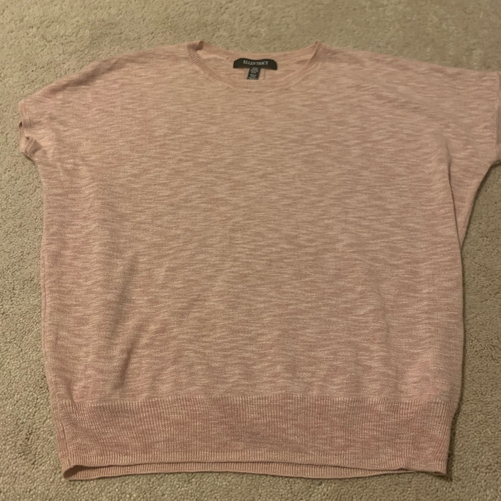 Ellen Tracy lightweight very short sleeve blush sweater. Great condition.